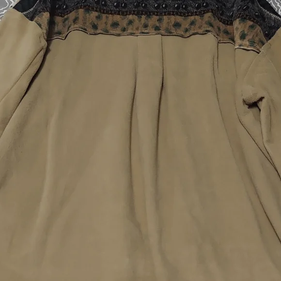 Shacket - Picture 3 of 3